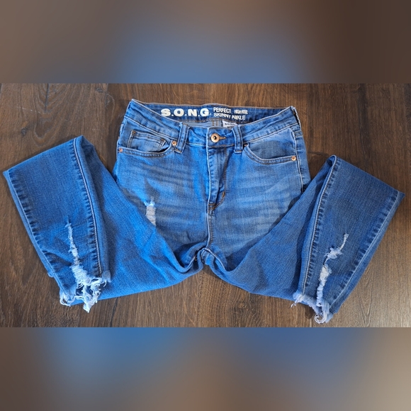 S.O.N.G. HIGH RISE DISTRESSED SKINNY JEANS - Picture 4 of 4